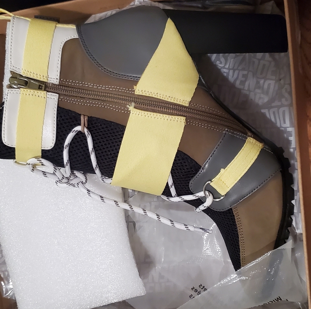 Steven Madden Boots
